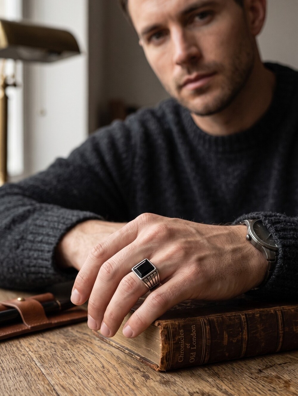 MENS NEW SIZE  11 BLACK OBSIDIAN BEZEL  ENGRAVED SIGNATURE  BAND QUALITY RING